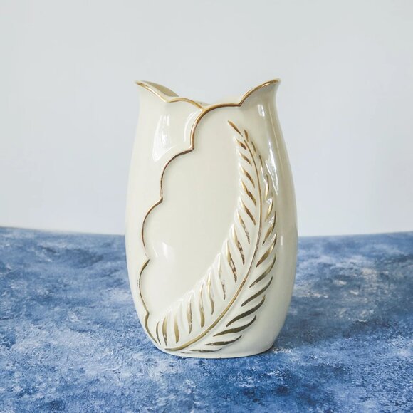 Vintage Cream and Gold Flower Vase - Picture 2 of 2